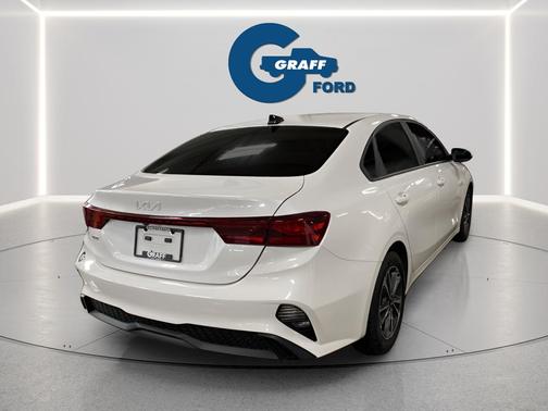 Snow White Pearl 2024 Kia Forte LXS