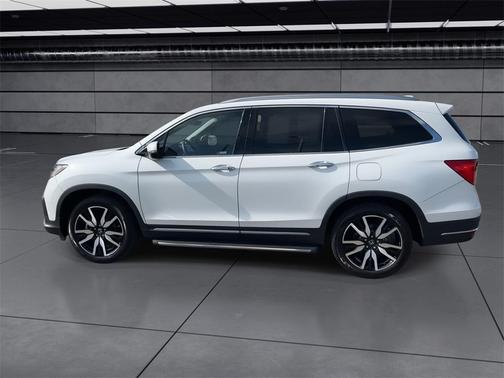 2022 Honda Pilot Touring 8-Passenger
