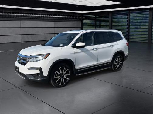 2022 Honda Pilot Touring 8-Passenger