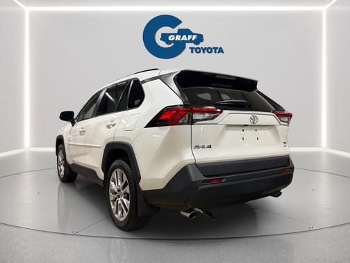Blizzard Pearl 2021 Toyota RAV4 XLE Premium