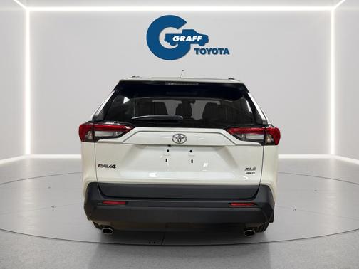 Blizzard Pearl 2021 Toyota RAV4 XLE Premium