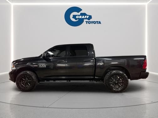 Brilliant Black Crystal Pearlcoat 2017 RAM 1500 Express