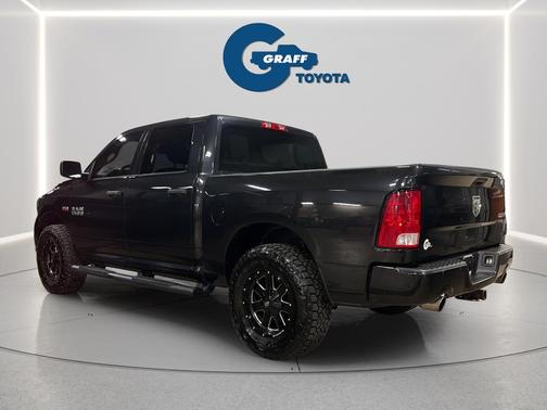 Brilliant Black Crystal Pearlcoat 2017 RAM 1500 Express