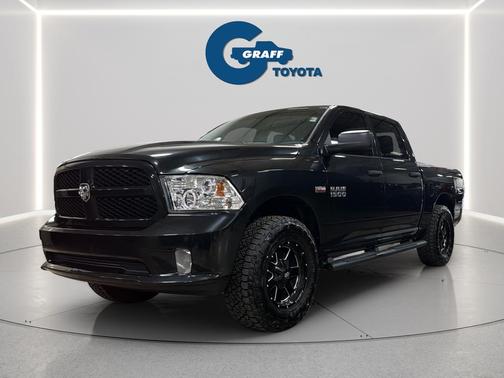 Brilliant Black Crystal Pearlcoat 2017 RAM 1500 Express