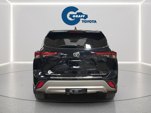 Midnight Black Metallic 2024 Toyota Highlander Platinum