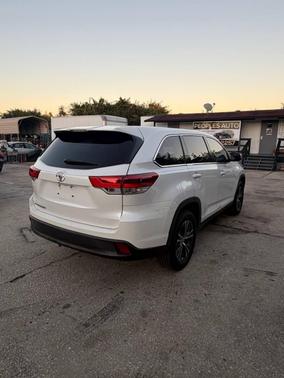 2019 Toyota Highlander LE I4
