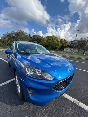 2020 Ford Escape SE
