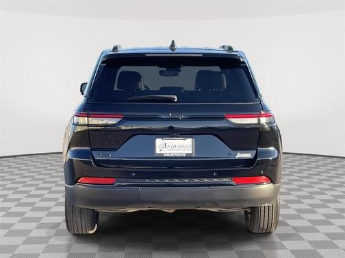 2024 Jeep Grand Cherokee Laredo