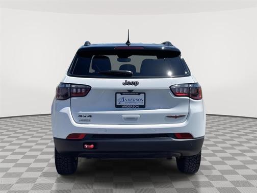 2024 Jeep Compass Trailhawk