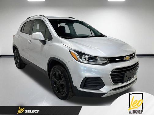 Silver Ice Metallic 2022 Chevrolet Trax LT