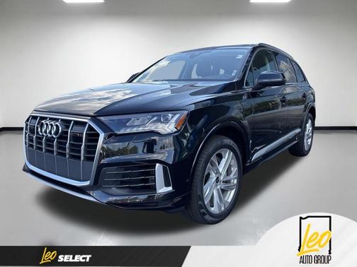 Mythos Black Metallic 2024 Audi Q7 55 Premium Plus