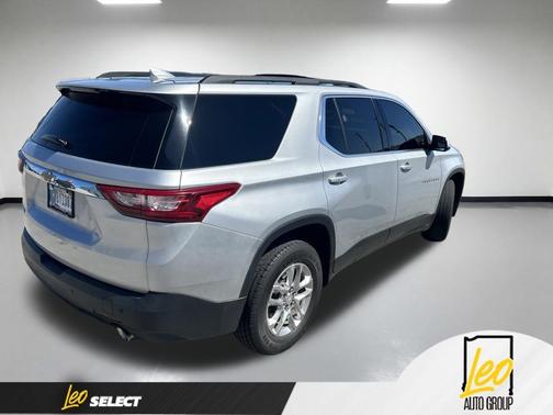 Silver Ice Metallic 2021 Chevrolet Traverse LT Leather