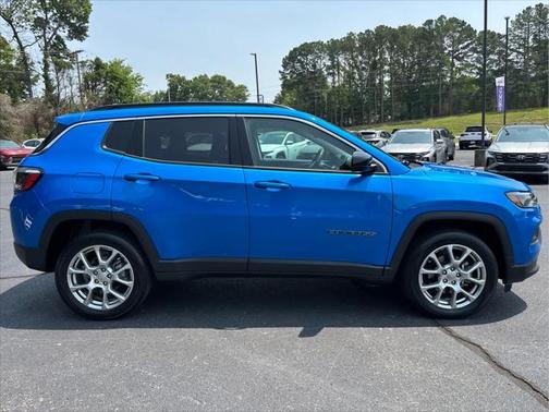 2022 Jeep Compass Latitude Lux 4x4