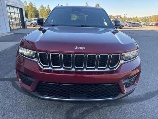 2024 Jeep Grand Cherokee Laredo 4x4