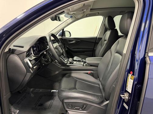 2022 Audi Q7 55 Premium Plus