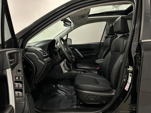 Crystal Black Silica 2017 Subaru Forester 2.0XT Premium