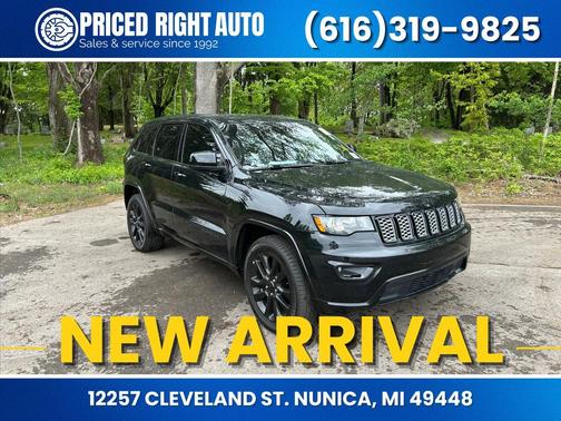 Diamond Black Crystal Pearlcoat 2019 Jeep Grand Cherokee Altitude
