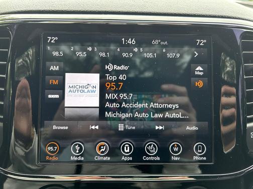 Diamond Black Crystal Pearlcoat 2019 Jeep Grand Cherokee Altitude
