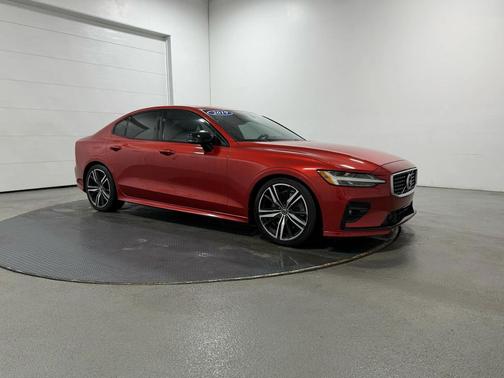 2019 Volvo S60 T6 R-Design