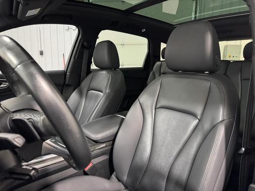2021 Audi Q7 45 Premium Plus