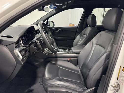 2021 Audi Q7 45 Premium Plus
