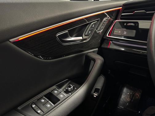 2021 Audi Q7 45 Premium Plus