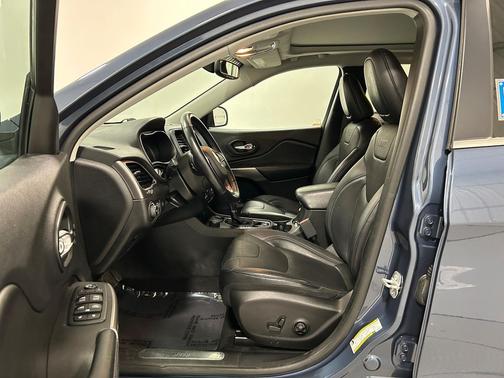 Blue Shade Pearlcoat 2019 Jeep Cherokee Limited