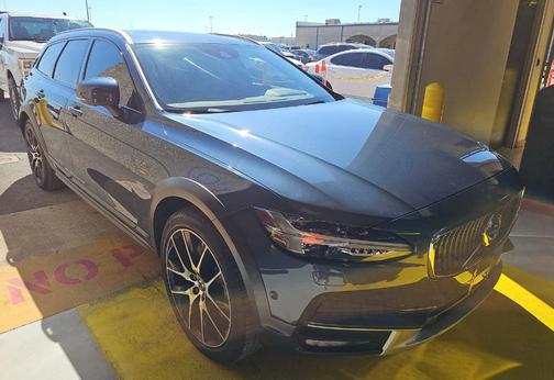 2018 Volvo V90 Cross Country T6