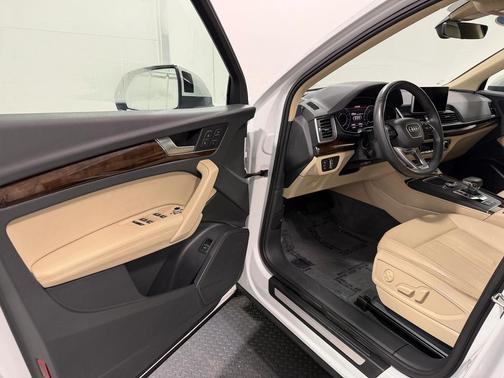 2020 Audi Q5 45 Premium Plus