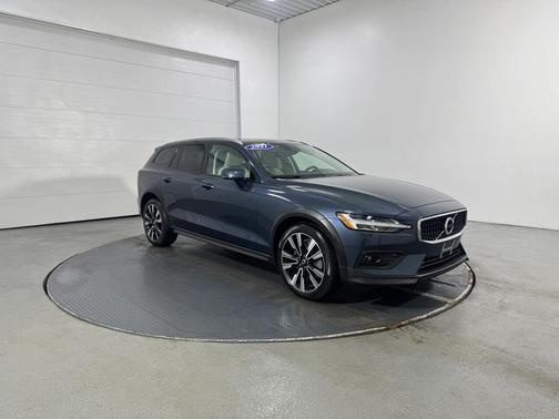 2021 Volvo V60 Cross Country T5