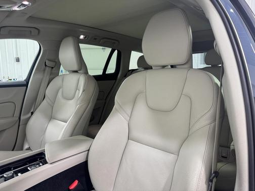 2021 Volvo V60 Cross Country T5
