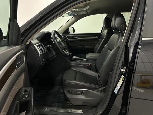 2021 Volkswagen Atlas 3.6L SE w/Technology