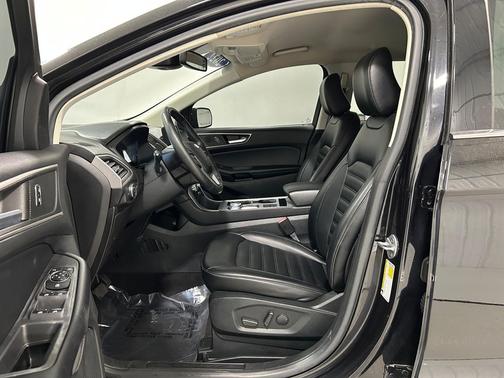 Agate Black 2022 Ford Edge SEL