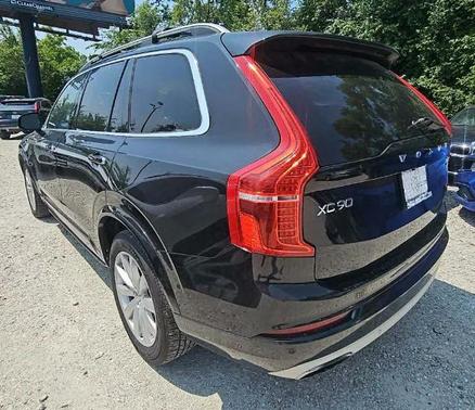 2016 Volvo XC90 T6 Momentum