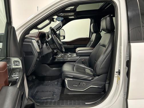 Oxford White 2022 Ford F-150 Lariat