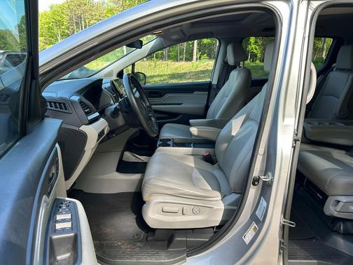 Silver Metallic 2019 Honda Odyssey EX-L