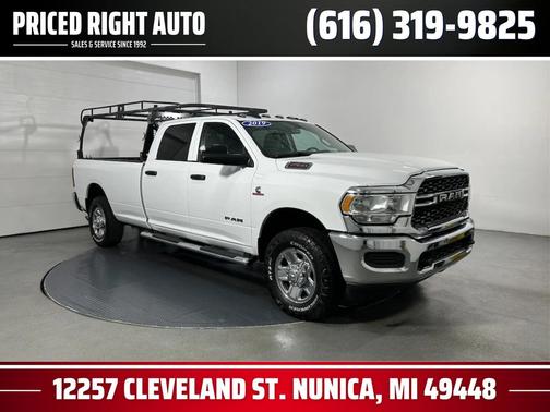 2019 RAM 2500 Tradesman Crew Cab 4x4 8' Box