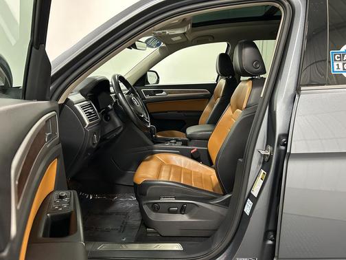 2018 Volkswagen Atlas 3.6L SEL Premium