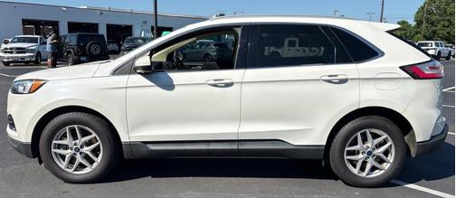 White Metallic 2022 Ford Edge SEL