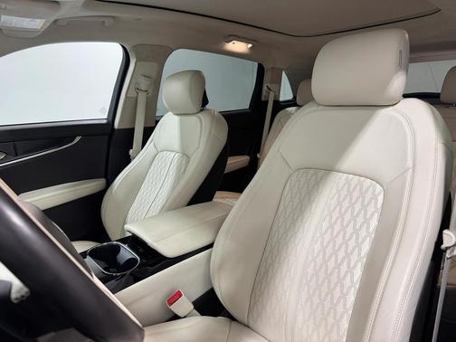 2021 Lincoln Nautilus Black Label