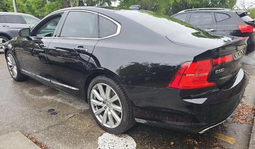 Onyx Black Metallic 2017 Volvo S90 T6 Inscription