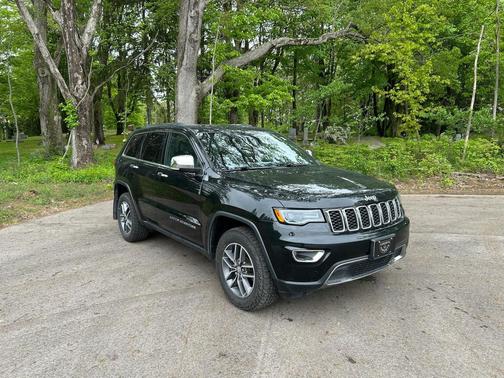 Diamond Black Crystal Pearlcoat 2018 Jeep Grand Cherokee Limited