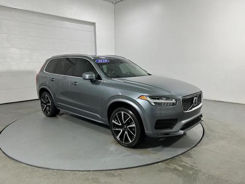 2020 Volvo XC90 T6 Momentum