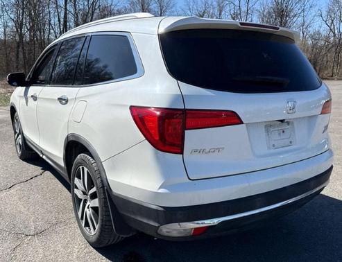Diamond White Pearl 2017 Honda Pilot Touring