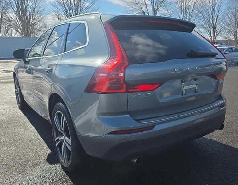 2021 Volvo XC60 T5 Momentum