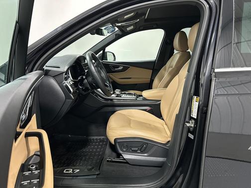 2021 Audi Q7 45 Premium