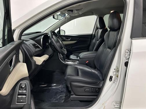 Crystal White Pearl 2020 Subaru Ascent Limited 8-Passenger