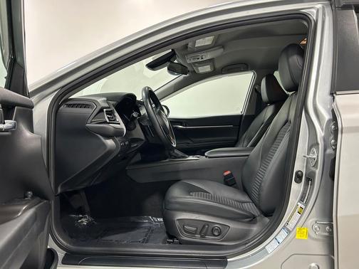 Celestial Silver Metallic 2022 Toyota Camry SE