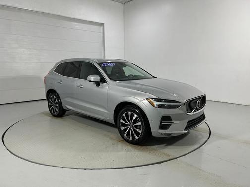 2023 Volvo XC60 B5 Plus Bright Theme