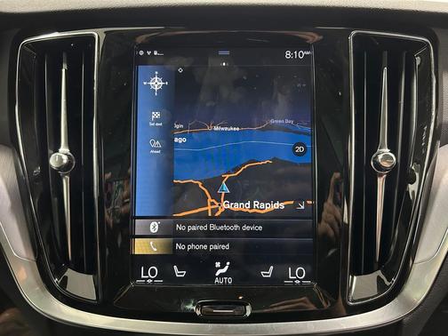 Denim Blue Metallic 2020 Volvo V60 Cross Country T5